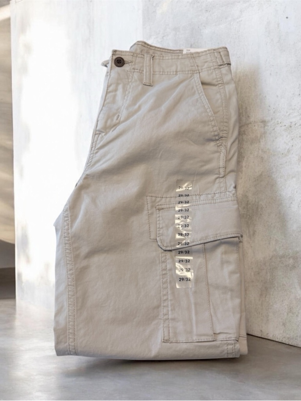 American Eagle Light Khaki Cargo Shorts
